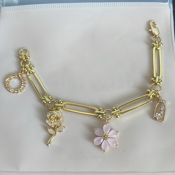 🆕 Gorgeous gold link bracelet with charms - Picture 2 of 2